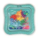 Baby Einstein Vodná podložka Sensory Splash 0m+ Detská plniteľná vodná podložka Baby Einstein Ocean Explorers Sensory Splash Water Mat s plávajúcimi morskými živočíchmi podporuje hru na brušku a rozvoj jemnej motoriky.
