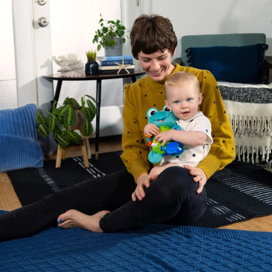 Hračka aktívna na C krúžku korytnačka Neptune’s Sensory Sidekick™ 0m+ Hračka aktívna na C krúžku korytnačka Neptune’s Sensory Sidekick™ 0m+ Baby Einstein 13156-6