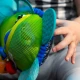 Hračka aktívna na C krúžku korytnačka Neptune’s Sensory Sidekick™ 0m+ Hračka aktívna na C krúžku korytnačka Neptune’s Sensory Sidekick™ 0m+ Baby Einstein 13156-6