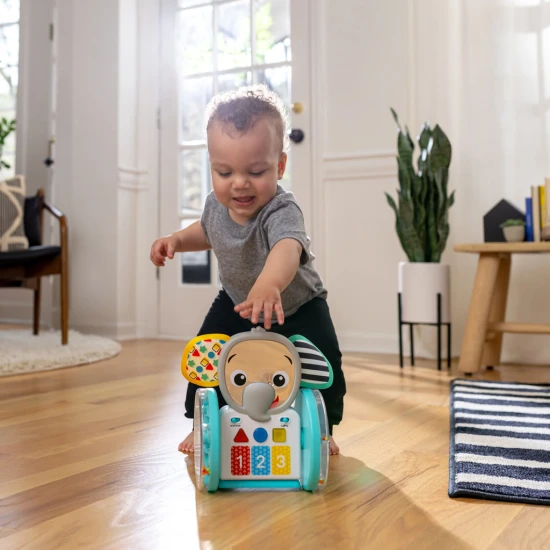Baby Einstein Hudobný slon Váľajte sa, skúmajte a učte sa s interaktívnou plaziacou hračkou Baby Einstein.