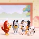Školské dobrodružstvá s Bluey Škola – figúrky Bluey, Chloe, Rusty a učiteľky Calypso.