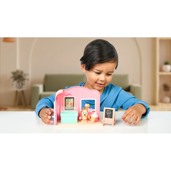 Bluey Obchod so zmrzlinou – mini hracia súprava s figúrkou Bingo a doplnkami.