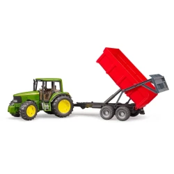 Farmer traktor John Deere s vlekom