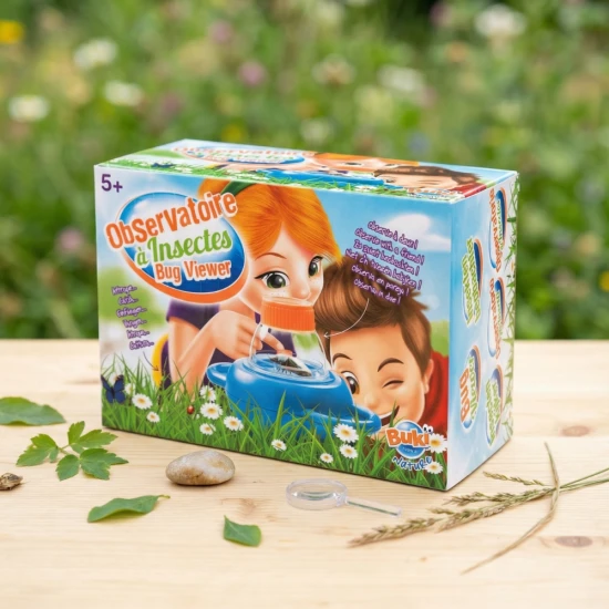 Univerzálny detský pozorovací box na hmyz s dvoma priezormi, a lupou. Horný priezor zväčšuje pozorovaný obraz 6x, dolný priezor 4x. 