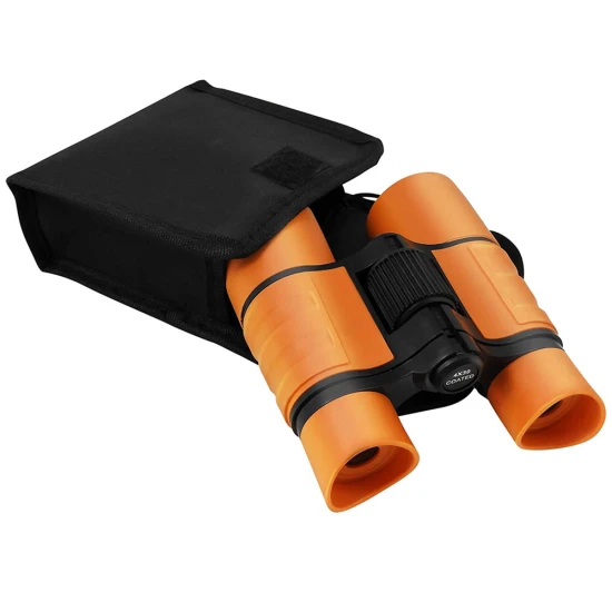 Detský ďalekohľad so zväčšením 4x a veľkosťou objektívu 32mm, určený na pozorovanie zvierat a prírody. 