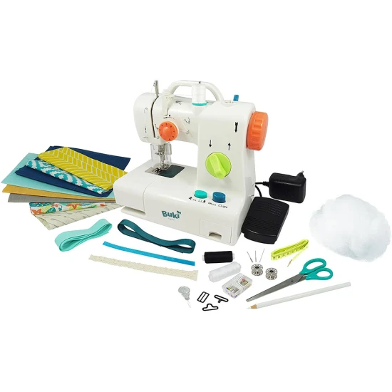 Profesionálny krajčírsky salón obsahuje detský šijací stroj s pedálom a tromi náhradnými ihlami. 