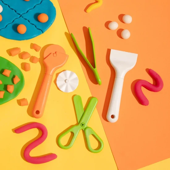ChildGen sada nástrojov na tvorenie z plastelíny pre deti.