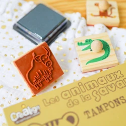 Drevené pečiatky s úchytkami Savana 9 ks