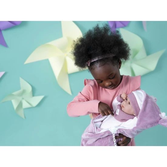 Llorens hovoriace bábätko s mäkkým tkaninovým telom a realistickými zvukmi