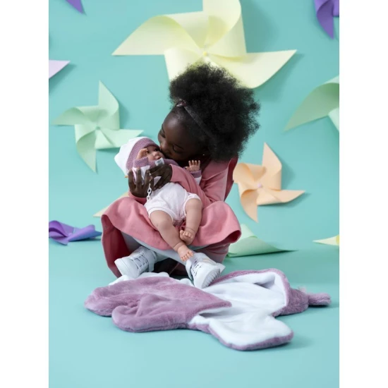 Llorens hovoriace bábätko s mäkkým tkaninovým telom a realistickými zvukmi