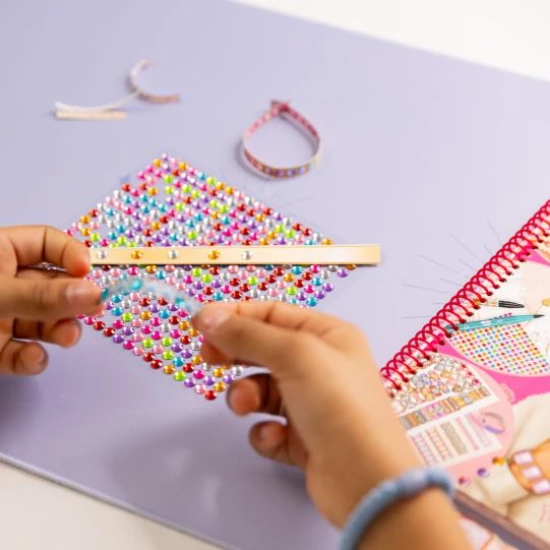 Kreatívny zošit na výrobu a zdobenie šperkov s kamienkami TOPModel Bling Bling