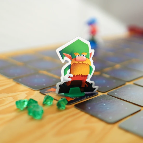 Premeňte sa na trpaslíkov v originálnej detskej hre Diamantový les od českého autora. Čaká vás napínavá pátracia akcia v temnom lese.