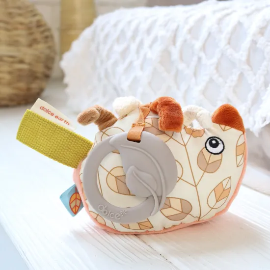 Závesná senzorická hračka s hryzátkom Ježko pre rozvoj zmyslov Dolce