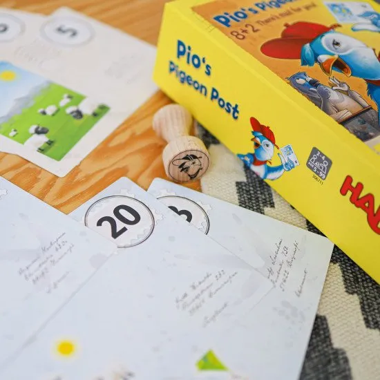 Holub Pio z Pigeon Post má plné ruky (alebo skôr krídla). 