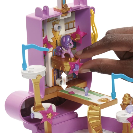 Hasbro My Little Pony Miniworld hracia sada v kufríku Hasbro My Little Pony Miniworld hracia sada v kufríku