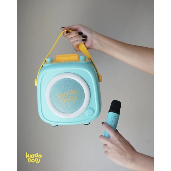 Zelený detský Kiddoboo bluetooth karaoke set mikrofón a reproduktor KidsVoice Mint s RGB osvetlením a zábavnými efektmi pre deti od 3 rokov.
