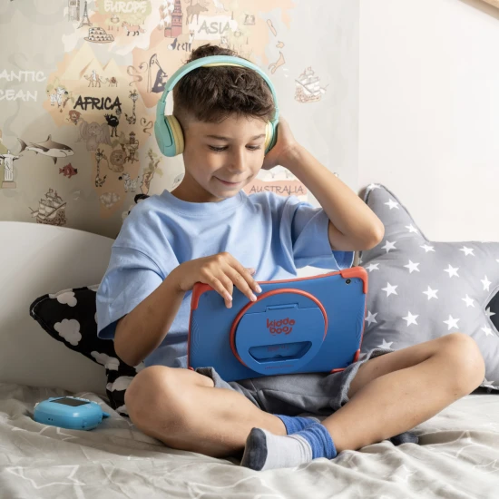 Detské bezdrôtové slúchadlá Kiddoboo Ocean Mint s LED svetlom a kvalitným zvukom – bezpečné a štýlové slúchadlá pre deti od 6 rokov.