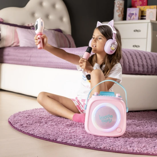 Detské bezdrôtové slúchadlá Kiddoboo Delulu Lavender s LED svetlom a mačacími uškami – bezpečné a štýlové slúchadlá pre deti od 7 rokov.