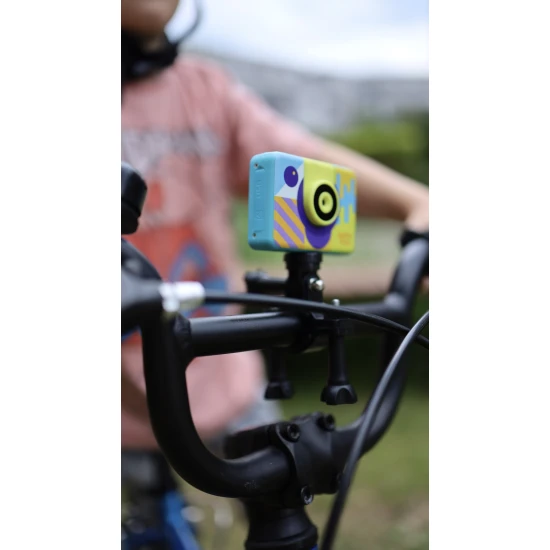 Detská akčná kamera Kiddoboo Splash Yellow – žltá vodotesná kamera s otočnou kamerou a príslušenstvom pre malé dobrodružstvá.​