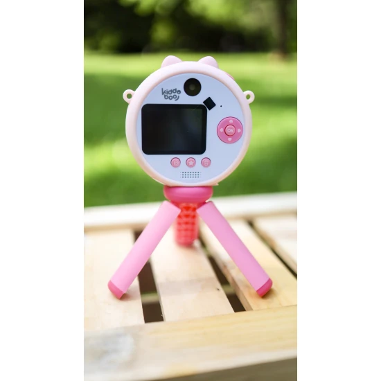 Ružový detský Kiddoboo fotoaparát FotoFun Instapic Pink – digitálny foťák s prednou a zadnou kamerou, selfie režimom a prehrávaním hudby.