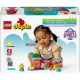 LEGO DUPLO stavebnica s Ariel a Šupinkou pri hravom stánku s kávou.