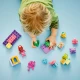 LEGO DUPLO stavebnica s Ariel a Šupinkou pri hravom stánku s kávou.