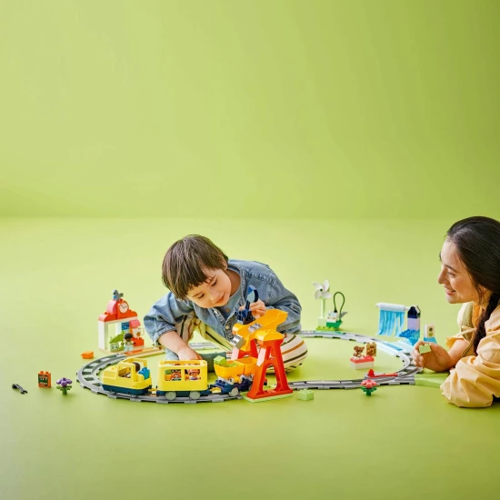 LEGO DUPLO Veľký interaktívny komunitný vláčik s postavičkami a akčnými kockami