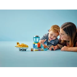 LEGO DUPLO 10443 Prvýkrát na letisku