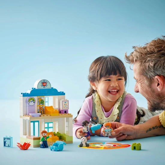 LEGO DUPLO® nemocnica s lekárom, röntgenom a figurkami: Stavebnica pre deti