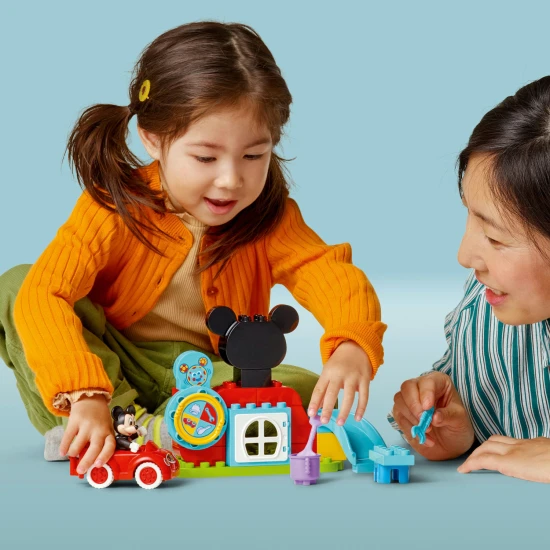 LEGO DUPLO Mickey Mouseov klub s interaktívnym kolesom a zostaviteľným autíčkom