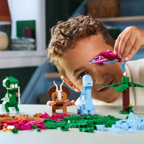 LEGO CLASSIC Kreatívne dinosaury – farebné stavebnice pre tvorbu prehistorických tvorov