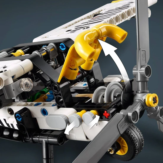 LEGO® Technic 42198 Lietadlo do vzdialených oblastí – Model s otočnou vrtuľou a zebrou.