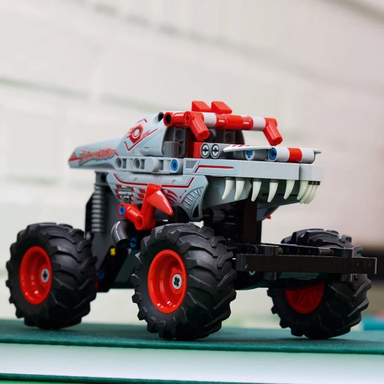 LEGO® Technic 42200 Monster Jam™ ThunderROARus™ – Monster truck s naťahovacím motorom, realistickými detailmi a agresívnym dizajnom.
