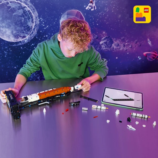 LEGO 42221 Raketa NASA Artemis Space Launch System