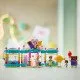  LEGO® Friends 42649 Cukráreň v mestečku Heartlake so 3 postavami a zábavnými doplnkami na hranie.