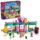  LEGO® Friends 42649 Cukráreň v mestečku Heartlake so 3 postavami a zábavnými doplnkami na hranie.