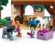 LEGO Friends 42654 Ranč s poníkmi a stáj – minipanienky, poníky, mačka, vozík a doplnky pre kreatívnu hru