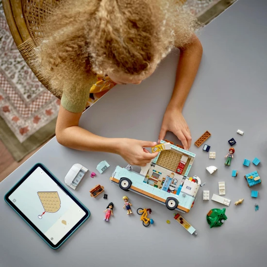 Objavuj prírodu s LEGO Friends a karavanom priateľstva