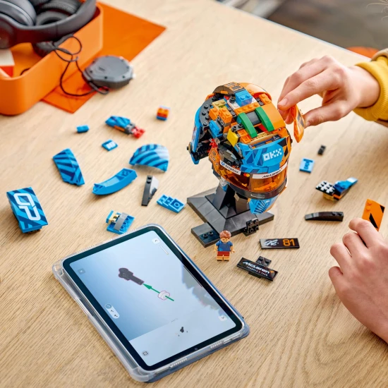 LEGO® Editions 43017 Prilba Oscar Piastri z tímu McLaren Mastercard F1®