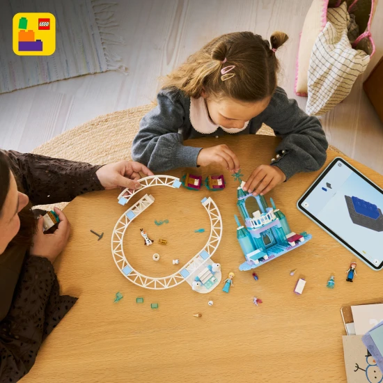 LEGO Disney 43281 Elsin ľadový palác a jazda na snehu