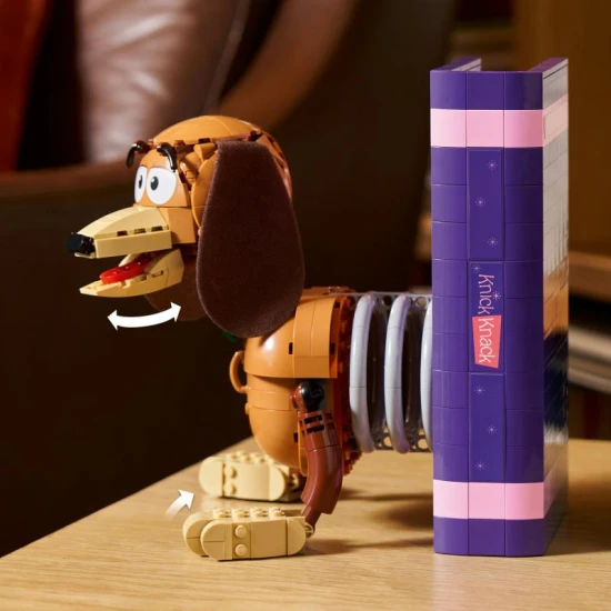 LEGO Disney 43301 Knižné zarážky Pes Slinky z Toy Story