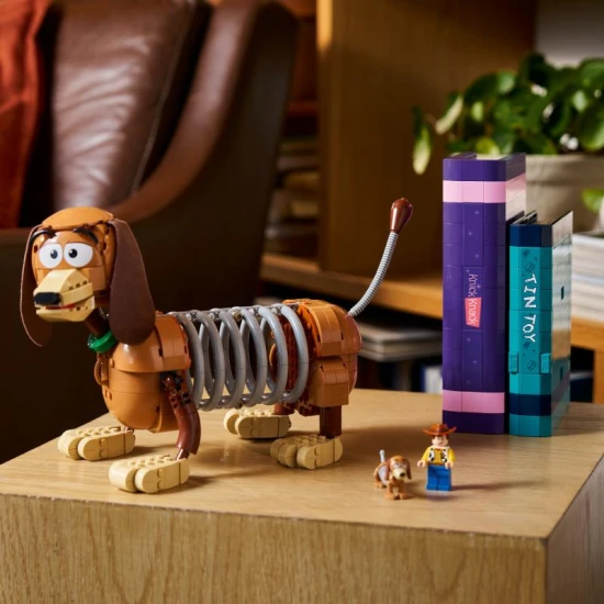 LEGO Disney 43301 Knižné zarážky Pes Slinky z Toy Story