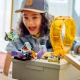 Objav vzrušenie s LEGO CITY kaskadérskou motorkou a šimpanzom