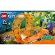 Objav vzrušenie s LEGO CITY kaskadérskou motorkou a šimpanzom