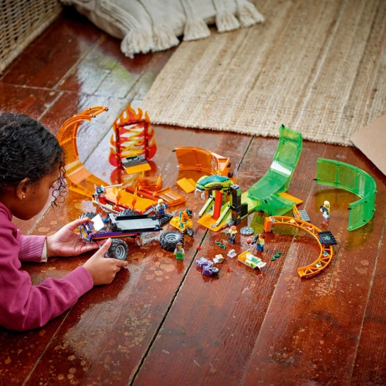 Zaži adrenalín s LEGO City Kaskadérskou dvojitou slučkou!