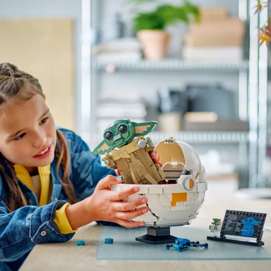 LEGO Grogu™ vo vznášajúcom sa kočíku – detailná stavebnica s pohyblivými časťami pre fanúšikov Star Wars.
