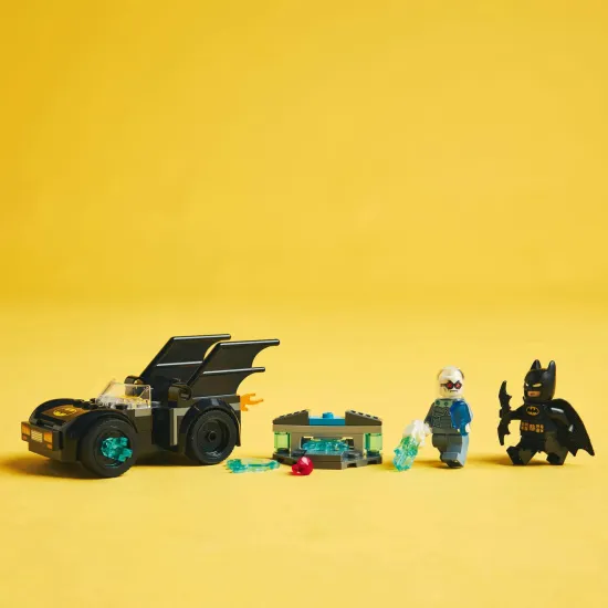 Batmobil vs. Mr. Freeze – kto vyhrá epický súboj?