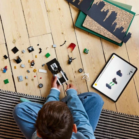 LEGO Spider-Man vs. Venom 76309 – Výkonný športiak s minifigurkami Spider-Mana, Venoma a Spider-Woman