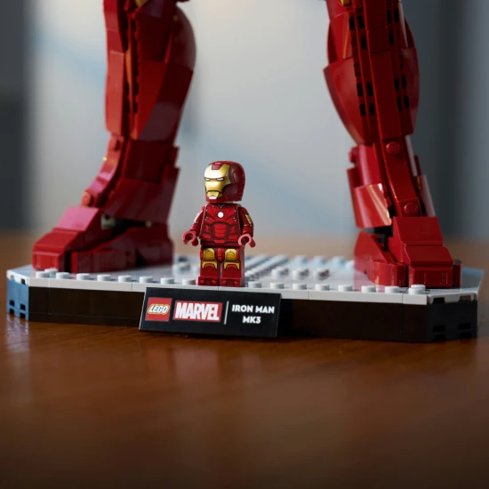 LEGO Marvel 76344 Iron Man Mark 3: zberateľská edícia