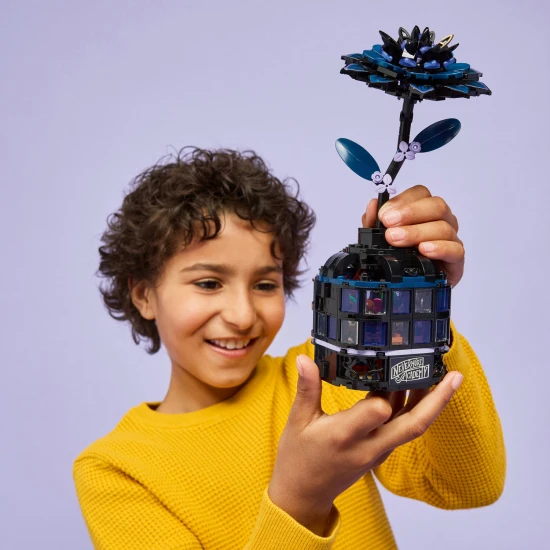 LEGO Wednesday 76784 Cierna georgina s Wednesday Addamsovou a profesorkou Thornhillovou